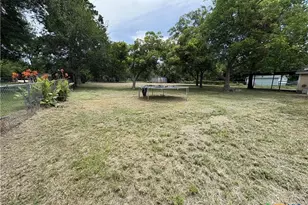 1203 N East St, Edna, TX 77957 - Photo 15