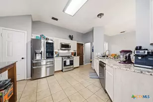336 Raven Ridge, New Braunfels, TX 78130 - Photo 5