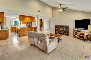 213 Wearden Dr, Victoria, TX 77904 - Photo 5