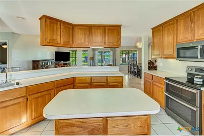 213 Wearden Drive, Victoria, TX 77904 - Photo 9