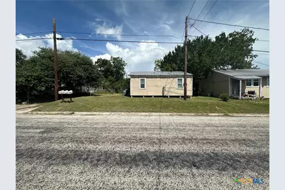 808 S Cameron Street #A, Victoria, TX 77901 - Photo 11