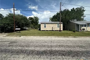 808 S Cameron St, Victoria, TX 77901 - Photo 11