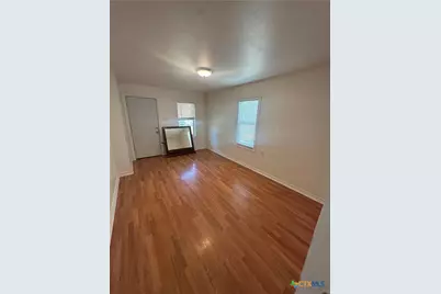 808 S Cameron Street #A, Victoria, TX 77901 - Photo 5