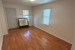 808 S Cameron St, Victoria, TX 77901 - Photo 5