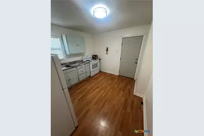 808 S Cameron Street #A, Victoria, TX 77901 - Photo 3