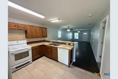1906 Pecan Street, San Marcos, TX 78666 - Photo 5