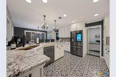 1933 Squire Circle, New Braunfels, TX 78130 - Photo 9