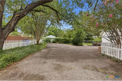 952 Bismark Street, Seguin, TX 78155 - Photo 37