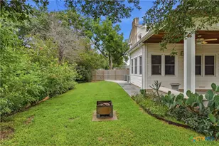 952 Bismark St, Seguin, TX 78155 - Photo 27