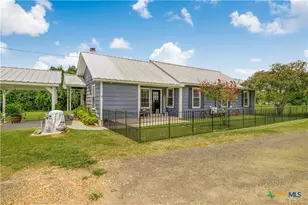 1363 Old Goliad Rd, Victoria, TX 77905 - Photo 1
