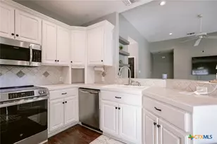 103 Windwood Ln, Victoria, TX 77904 - Photo 11