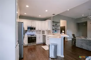 103 Windwood Ln, Victoria, TX 77904 - Photo 9