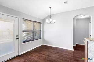 111 San Polo Ct, Victoria, TX 77904 - Photo 9