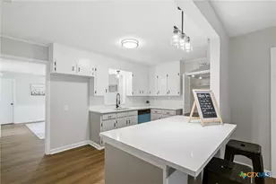 2308 E Loma Vista Ave, Victoria, TX 77901 - Photo 9