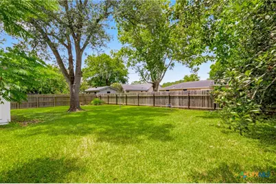2308 E Loma Vista Avenue, Victoria, TX 77901 - Photo 25