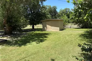 304 Julie St, Burnet, TX 78611 - Photo 13