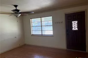 304 Julie St, Burnet, TX 78611 - Photo 3
