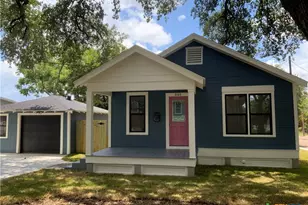 702 S William St, Victoria, TX 77901 - Photo 1