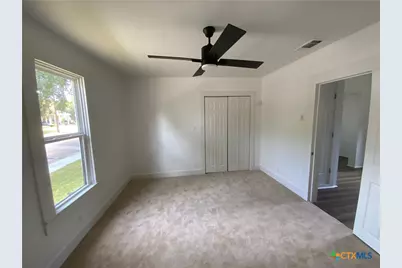 702 S William Street, Victoria, TX 77901 - Photo 5