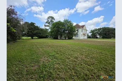 602 W Live Oak Street, Edna, TX 77957 - Photo 1
