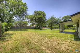 1302 S Mesquite Ave, New Braunfels, TX 78130 - Photo 27