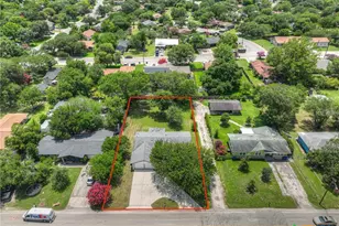 1302 S Mesquite Ave, New Braunfels, TX 78130 - Photo 33