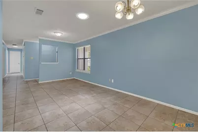 1302 S Mesquite Avenue, New Braunfels, TX 78130 - Photo 7