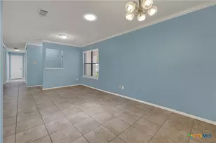 1302 S Mesquite Ave, New Braunfels, TX 78130 - Photo 7
