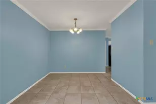 1302 S Mesquite Ave, New Braunfels, TX 78130 - Photo 11