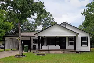 608 Beacon, Cuero, TX 77954 - Photo 1