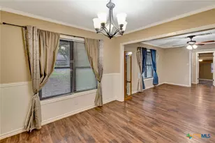 503 Angus St, Victoria, TX 77904 - Photo 5
