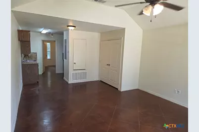 810 E Avenue C #B, Temple, TX 76501 - Photo 3