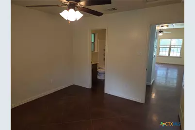 810 E Avenue C #B, Temple, TX 76501 - Photo 7