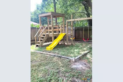407 Ivanhoe Drive, Victoria, TX 77901 - Photo 15