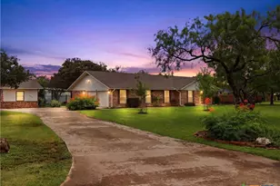 2402 Welsch Ln, New Braunfels, TX 78132 - Photo 3