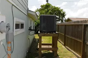 78 Port St, Port Lavaca, TX 77979 - Photo 29