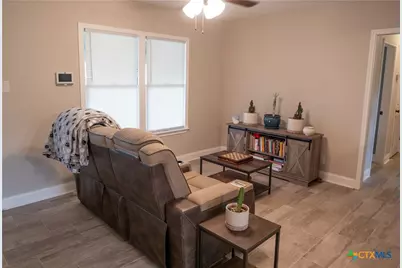 1805 E Crestwood Drive, Victoria, TX 77901 - Photo 9