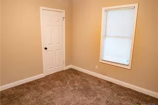 1805 E Crestwood Dr, Victoria, TX 77901 - Photo 23