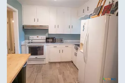 1805 E Crestwood Drive, Victoria, TX 77901 - Photo 13