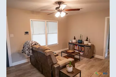 1805 E Crestwood Drive, Victoria, TX 77901 - Photo 17