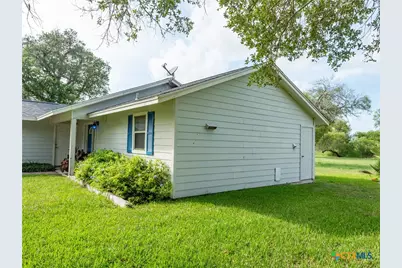 175 Fm 136, Woodsboro, TX 78393 - Photo 37