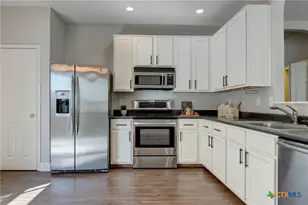 2134 Dodge Dr, New Braunfels, TX 78130 - Photo 5