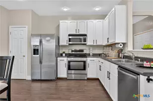 2134 Dodge Dr, New Braunfels, TX 78130 - Photo 11