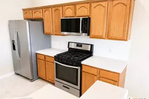 136 Musgrav, Kyle, TX 78640 - Photo 7