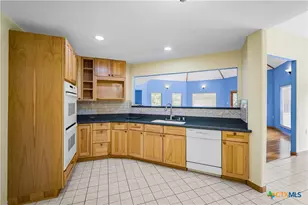 438 Westpark Ave, Victoria, TX 77905 - Photo 9