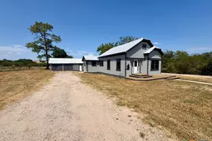 134 E North St, Goliad, TX 77963 - Photo 3