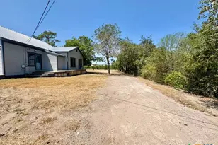 134 E North St, Goliad, TX 77963 - Photo 19