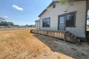 134 E North St, Goliad, TX 77963 - Photo 7