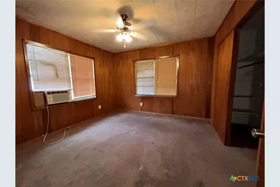 1305 E Mistletoe Avenue, Victoria, TX 77901 - Photo 7