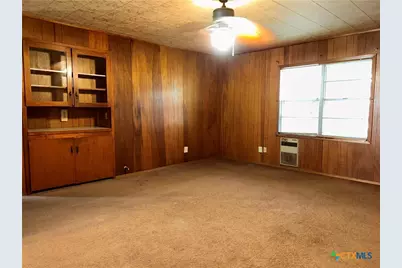 1305 E Mistletoe Avenue, Victoria, TX 77901 - Photo 5